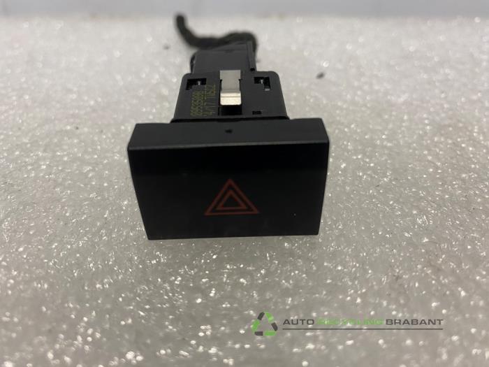 Paniekverlichtings Schakelaar van een Volkswagen Polo V (6R) 1.4 16V 2010