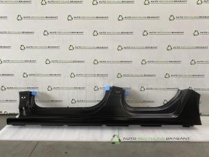 Gebruikte Dorpel links Peugeot 308 Prijs € 349,99 Inclusief btw aangeboden door Auto Recycling Brabant