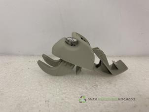 Gebruikte Zonneklep Renault Espace Prijs € 5,00 Inclusief btw aangeboden door Auto Recycling Brabant