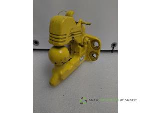 Gebruikte Trekhaakkogel Renault Trafic Prijs € 75,00 Inclusief btw aangeboden door Auto Recycling Brabant