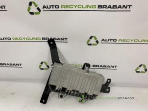 Gebruikte Radio versterker Porsche Macan Prijs € 225,00 Margeregeling aangeboden door Auto Recycling Brabant