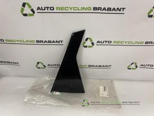 Gebruikte C-stijl afdekkap links Hyundai Tucson Prijs € 25,00 Inclusief btw aangeboden door Auto Recycling Brabant