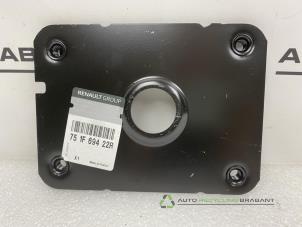 Gebruikte Frontbalk Renault Master Prijs € 19,99 Inclusief btw aangeboden door Auto Recycling Brabant