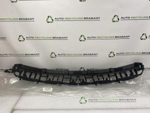 Gebruikte Bumpersteun midden-achter Porsche Cayenne Prijs € 34,99 Inclusief btw aangeboden door Auto Recycling Brabant