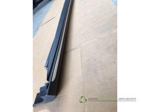 Gebruikte Sierstrip Mercedes ML-Klasse Prijs € 75,00 Inclusief btw aangeboden door Auto Recycling Brabant