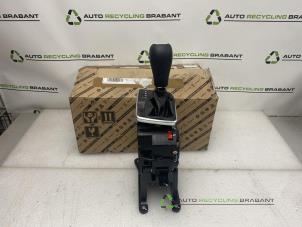 Gebruikte Versnellingspook Jeep Compass Prijs € 324,99 Inclusief btw aangeboden door Auto Recycling Brabant