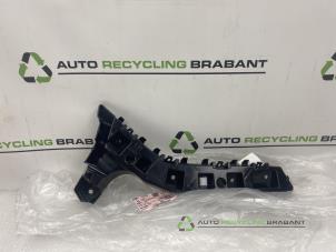 Gebruikte Bumpersteun links-achter Ford Mondeo Prijs € 124,99 Inclusief btw aangeboden door Auto Recycling Brabant