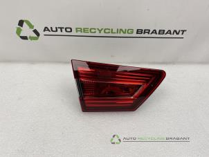 Gebruikte Achterlicht links Renault Clio Prijs € 15,00 Margeregeling aangeboden door Auto Recycling Brabant