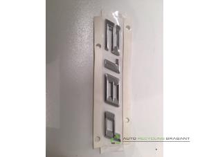 Nieuwe Embleem BMW 2-Serie Prijs € 24,20 Inclusief btw aangeboden door Auto Recycling Brabant