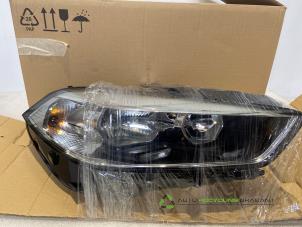 Gebruikte Koplamp rechts BMW 1 serie (F40) Prijs € 300,00 Inclusief btw aangeboden door Auto Recycling Brabant
