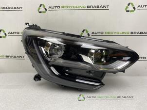 Gebruikte Koplamp rechts Renault Megane IV (RFBB) Prijs € 150,00 Inclusief btw aangeboden door Auto Recycling Brabant