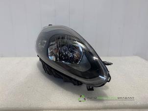 Gebruikte Linker Koplamp Fiat Punto Evo (199) Prijs € 200,00 Inclusief btw aangeboden door Auto Recycling Brabant