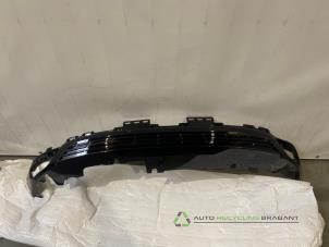 Gebruikte Diffuser achterbumper Renault Megane IV (RFBB) Prijs € 165,29 Margeregeling aangeboden door Auto Recycling Brabant