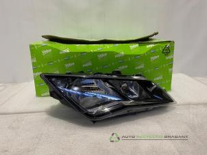 Gebruikte Rechter Koplamp Seat Leon (5FB) Prijs € 150,00 Inclusief btw aangeboden door Auto Recycling Brabant