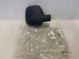 Gebruikte Spiegelkap rechts Peugeot Partner (GC/GF/GG/GJ/GK) Prijs € 20,00 Inclusief btw aangeboden door Auto Recycling Brabant