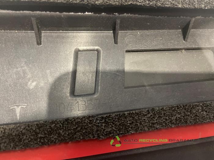 Portierlijst van een Tesla Model X  2024