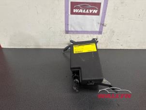 Gebruikte Zekeringkast Toyota RAV4 (A3) 2.0 16V Valvematic 4x2 Prijs € 60,50 Inclusief btw aangeboden door Wallyn COMMV