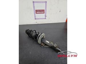 Gebruikte Mac Phersonpoot links-voor Volkswagen Polo V (6R) 1.6 TDI 16V 75 Prijs € 36,30 Inclusief btw aangeboden door Wallyn COMMV