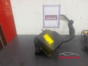 Gebruikte Luchtfilterhuis Opel Corsa D 1.0 Prijs € 24,20 Inclusief btw aangeboden door Wallyn COMMV