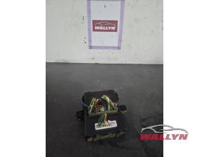 Gebruikte Computer Motormanagement Ssang Yong Rodius 2.2 SV 220 e-XDi 16V 2WD Prijs € 133,10 Inclusief btw aangeboden door Wallyn COMMV