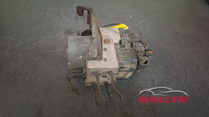 Gebruikte ABS Pomp Volvo V40 (VW) 1.9 D Prijs € 60,50 Inclusief btw aangeboden door Wallyn COMMV