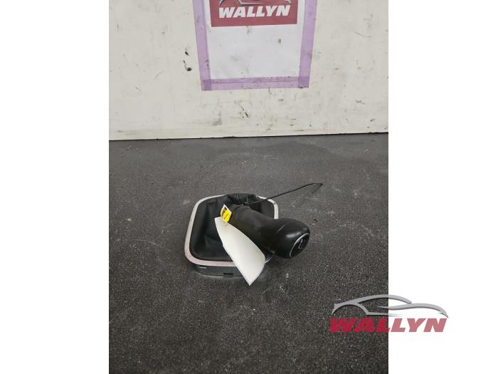 Gebruikte Versnellingspook Volkswagen Polo V (6R) 1.2 TDI 12V BlueMotion Prijs € 24,20 Inclusief btw aangeboden door Wallyn COMMV