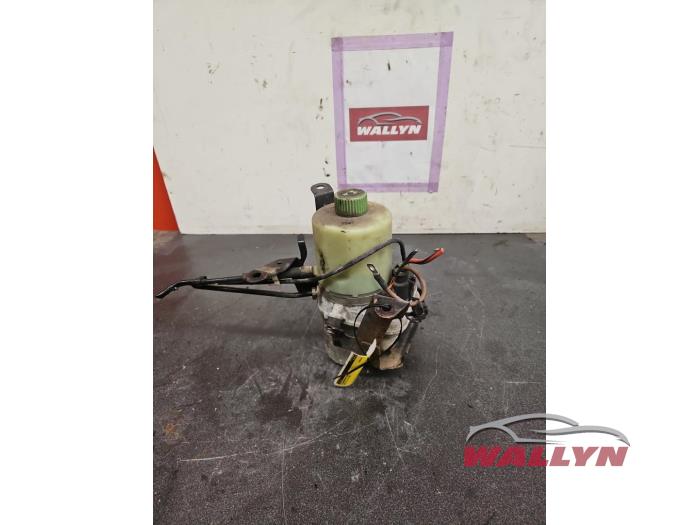 Gebruikte Pomp Servo Audi A3 (8P1) 1.6 16V FSI Prijs € 24,20 Inclusief btw aangeboden door Wallyn COMMV