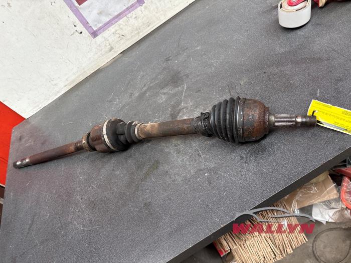 Gebruikte Aandrijfas rechts-voor Peugeot 407 SW (6E) 2.0 HDiF 16V Prijs € 36,30 Inclusief btw aangeboden door Wallyn COMMV