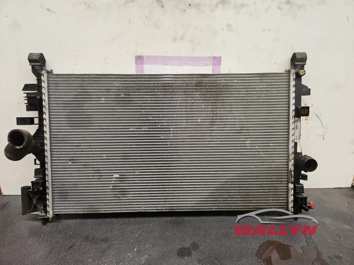 Gebruikte Radiateur Opel Insignia 2.0 CDTI 16V 130 Ecotec Prijs op aanvraag aangeboden door Wallyn COMMV