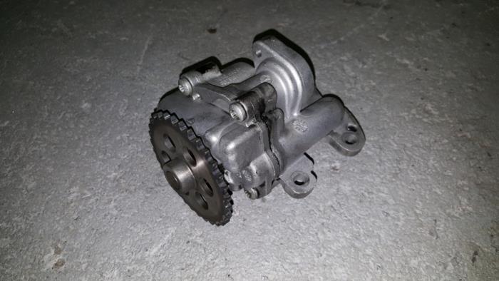 Gebruikte Oliepomp Ford Transit Prijs € 60,50 Inclusief btw aangeboden door AKAS Automaterialen