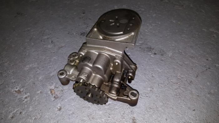 Gebruikte Oliepomp Peugeot 206 Prijs € 48,40 Inclusief btw aangeboden door AKAS Automaterialen