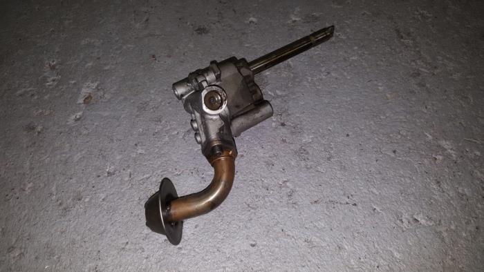 Gebruikte Oliepomp Volkswagen Golf Prijs € 36,30 Inclusief btw aangeboden door AKAS Automaterialen