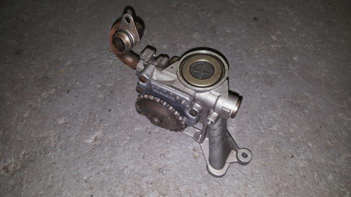 Gebruikte Oliepomp Audi A6 Prijs € 48,40 Inclusief btw aangeboden door AKAS Automaterialen