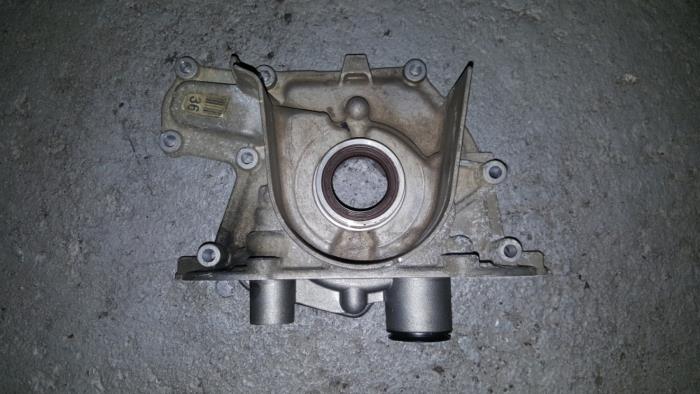 Gebruikte Oliepomp Opel Insignia Prijs € 60,50 Inclusief btw aangeboden door AKAS Automaterialen
