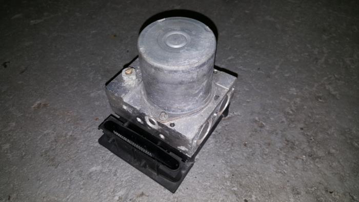 Gebruikte ABS Pomp Mercedes A-Klasse Prijs € 12,10 Inclusief btw aangeboden door AKAS Automaterialen
