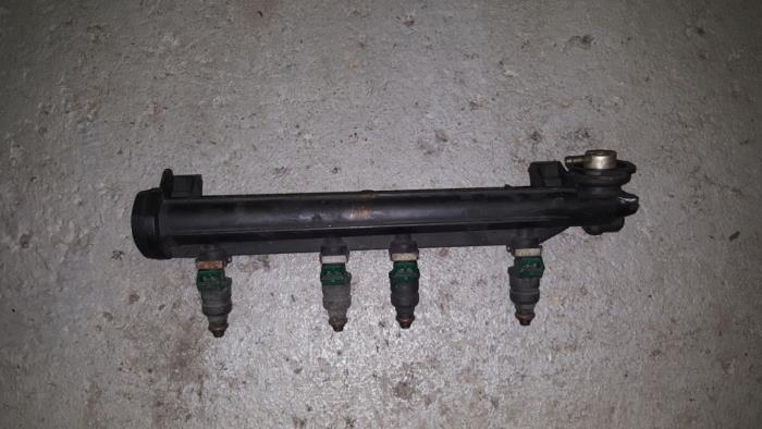 Gebruikte Galerij (Injectie) Volkswagen Golf Prijs € 36,30 Inclusief btw aangeboden door AKAS Automaterialen