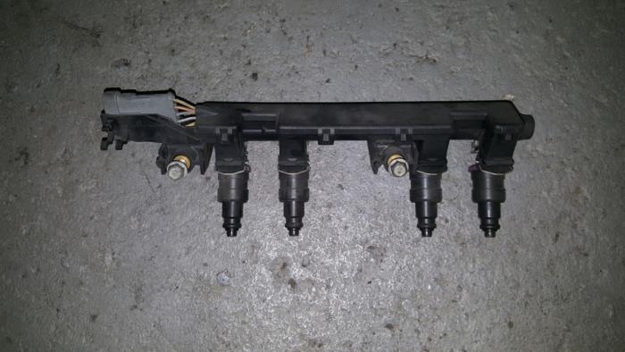 Gebruikte Galerij (Injectie) Renault Twingo Prijs € 24,20 Inclusief btw aangeboden door AKAS Automaterialen
