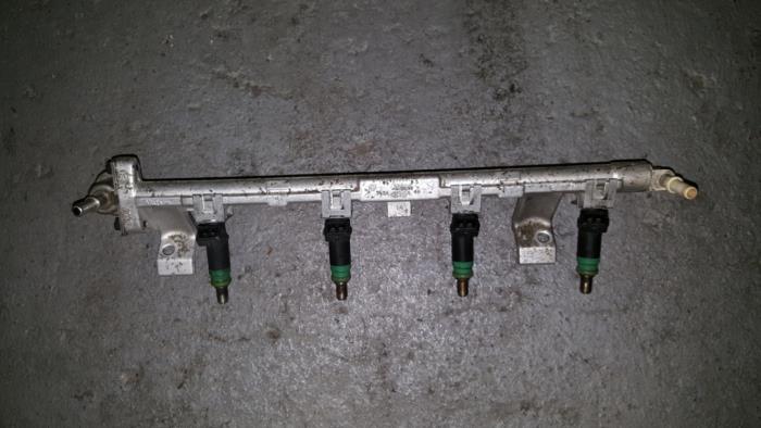 Gebruikte Injector brug Ford Mondeo Prijs € 48,40 Inclusief btw aangeboden door AKAS Automaterialen