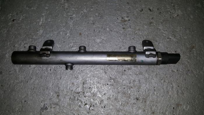 Gebruikte Brandstofverdeler Mercedes Viano Prijs € 48,40 Inclusief btw aangeboden door AKAS Automaterialen