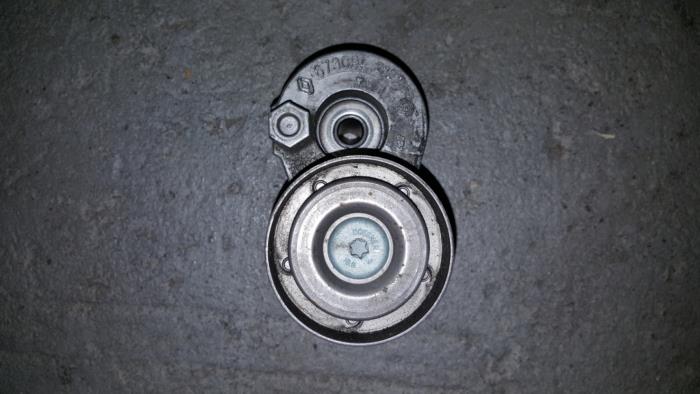 Gebruikte Spanner multiriem Renault Laguna Prijs € 36,30 Inclusief btw aangeboden door AKAS Automaterialen