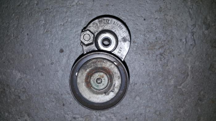 Gebruikte Spanner multiriem Opel Vivaro Prijs € 24,20 Inclusief btw aangeboden door AKAS Automaterialen