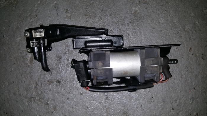 Gebruikte Tank element Pomp Volkswagen Golf Prijs € 60,50 Inclusief btw aangeboden door AKAS Automaterialen
