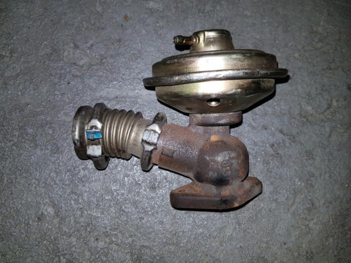 Gebruikte Uitlaat gasklep (EGR) Citroen C5 Prijs € 24,20 Inclusief btw aangeboden door AKAS Automaterialen
