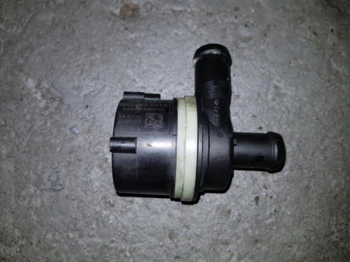 Gebruikte Waterpomp Volkswagen Jetta Prijs € 60,50 Inclusief btw aangeboden door AKAS Automaterialen
