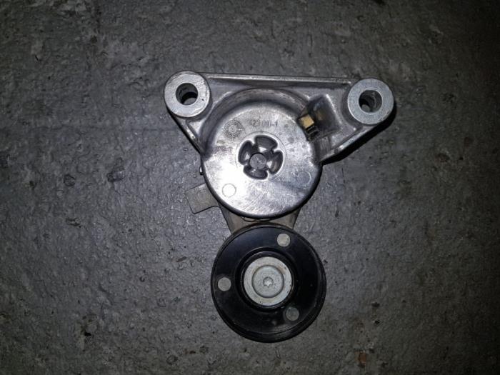 Gebruikte Spanner multiriem Volvo V70/S70 Prijs € 24,20 Inclusief btw aangeboden door AKAS Automaterialen