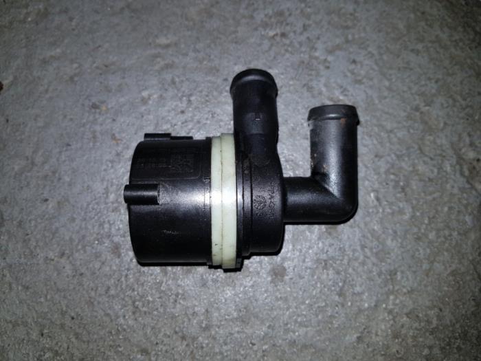 Gebruikte Waterpomp Audi A4 Prijs € 60,50 Inclusief btw aangeboden door AKAS Automaterialen