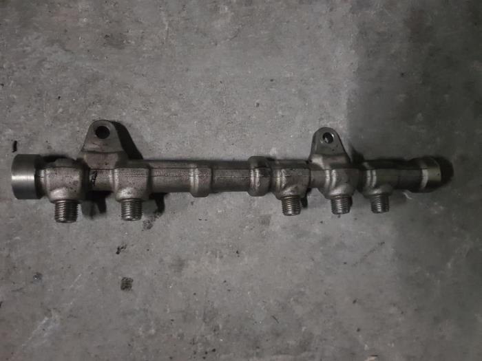 Gebruikte Brandstofverdeler Fiat Punto Evo Prijs € 36,30 Inclusief btw aangeboden door AKAS Automaterialen