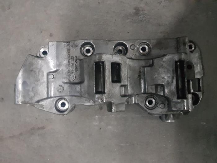 Gebruikte Dynamosteun boven BMW 2-Serie Prijs € 24,20 Inclusief btw aangeboden door AKAS Automaterialen