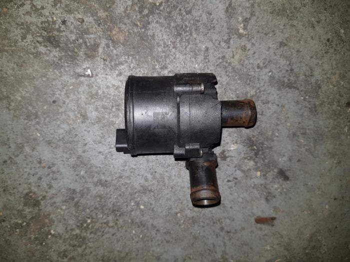 Gebruikte Waterpomp Renault Trafic Prijs € 24,20 Inclusief btw aangeboden door AKAS Automaterialen