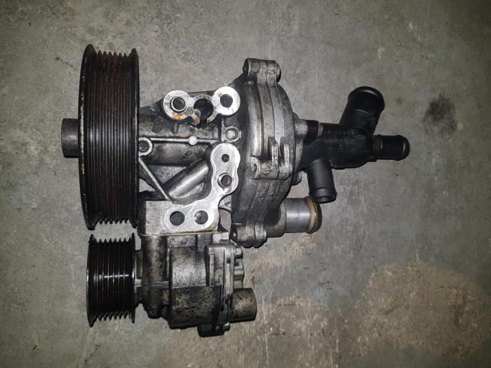 Gebruikte Waterpomp Ford Transit Prijs € 60,50 Inclusief btw aangeboden door AKAS Automaterialen